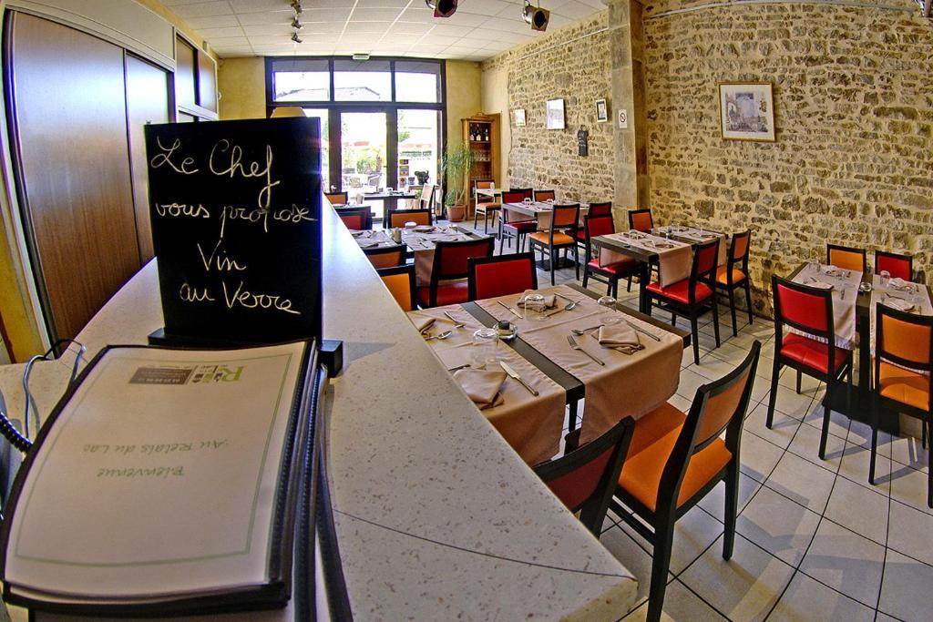 Relais Du Lac Villegusien-le-Lac Ngoại thất bức ảnh