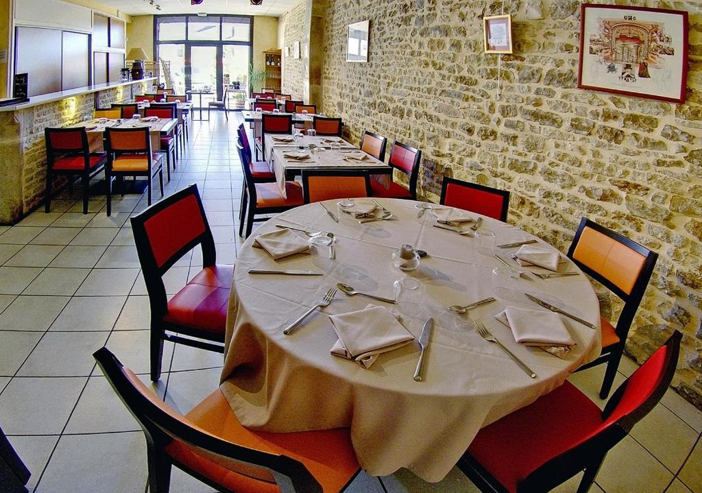 Relais Du Lac Villegusien-le-Lac Ngoại thất bức ảnh